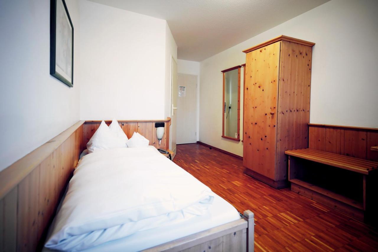 Gruener Baum Garni Hotel ครุมบาค ภายนอก รูปภาพ