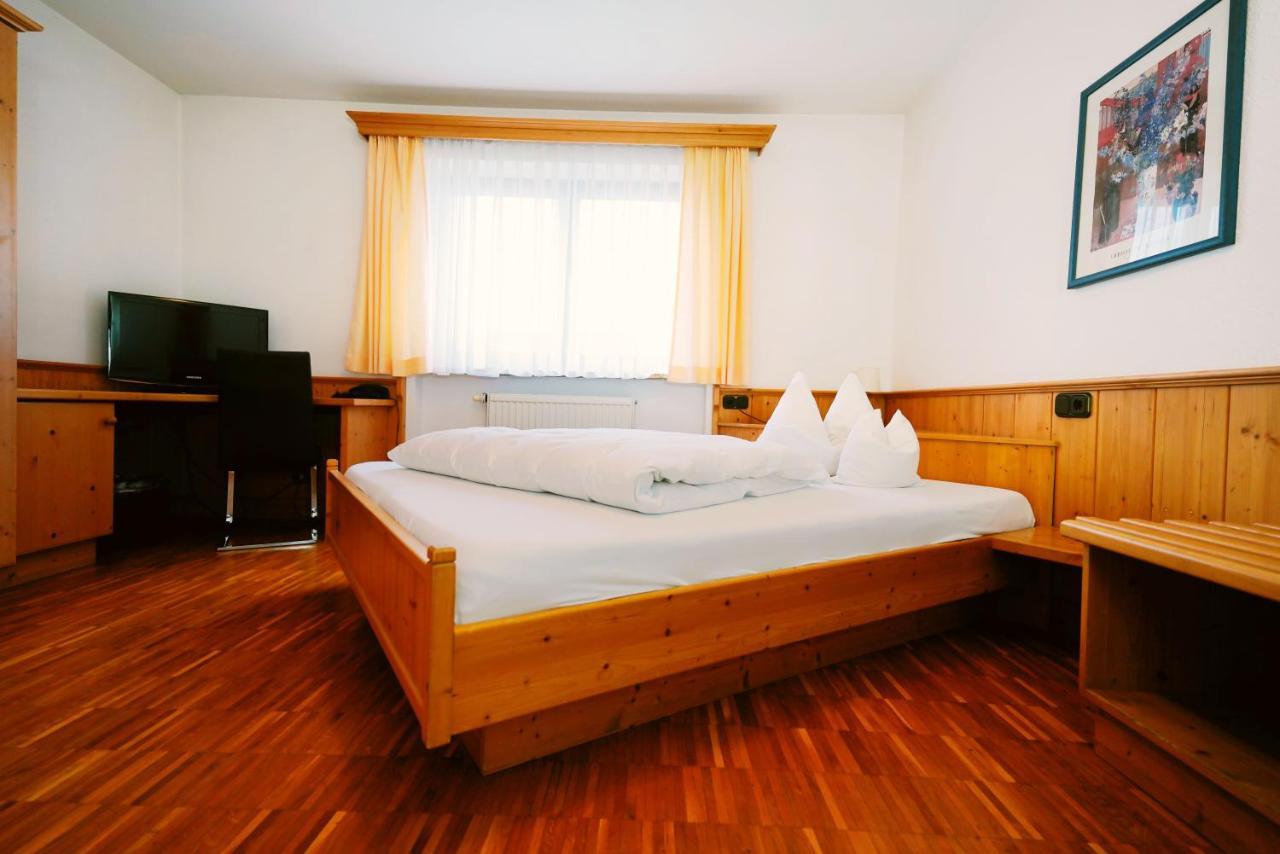 Gruener Baum Garni Hotel ครุมบาค ภายนอก รูปภาพ