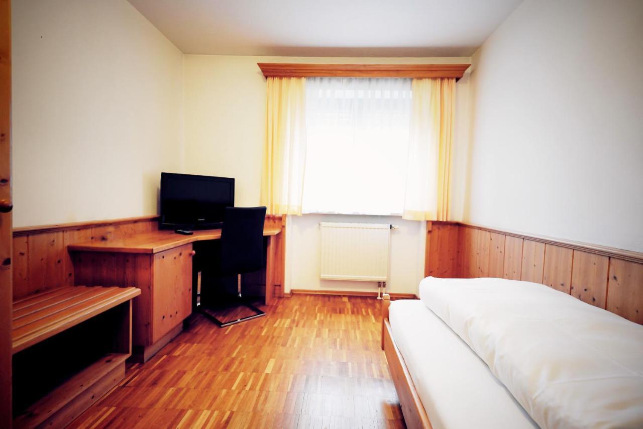 Gruener Baum Garni Hotel ครุมบาค ภายนอก รูปภาพ